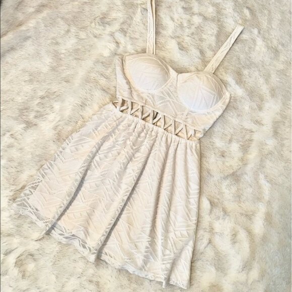 Material Girl Knit Geometric Pattern Cut Out Mini Bustier Flounce Dress Small - Picture 7 of 12